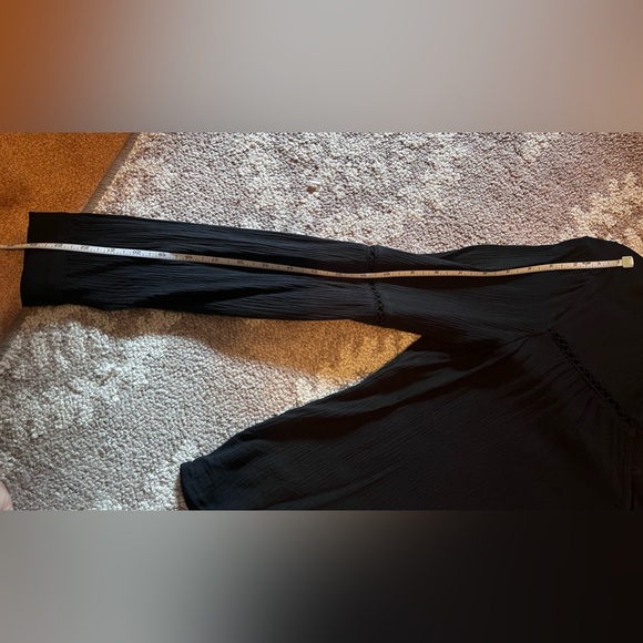 ⭐️Hollister⭐️ Long sleeve black blouse, size Medium ⭐️ - Picture 9 of 12